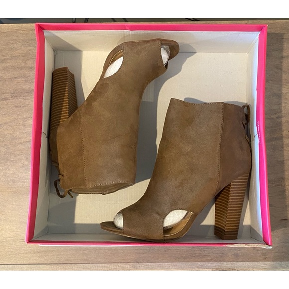 Women’s 'JustFab' bootie heels - Picture 7 of 7